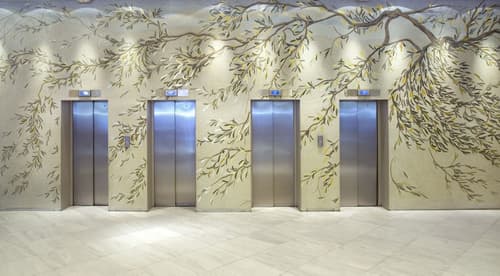 Titania Hotel, Reception