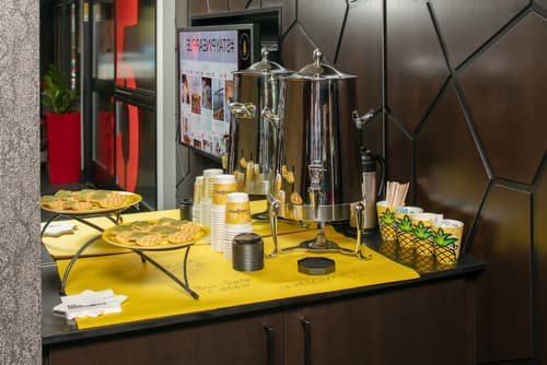 Staypineapple, Hotel FIVE, Downtown Seattle