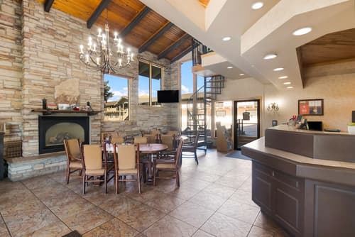 The Inn at Tomichi Village, Lobby