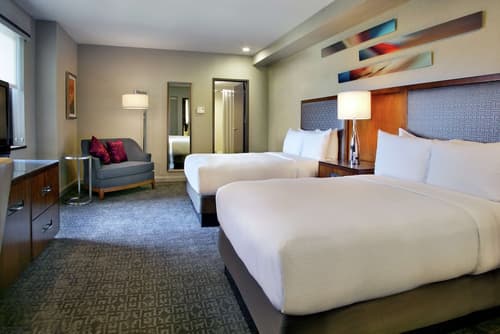 Hilton Chicago, Room