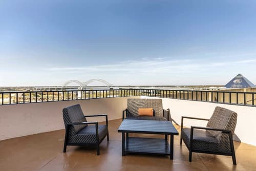 Comfort Inn Memphis Downtown, Terrace/patio