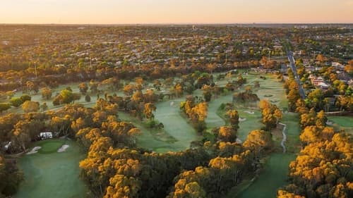 Beaumont Kew, Golf