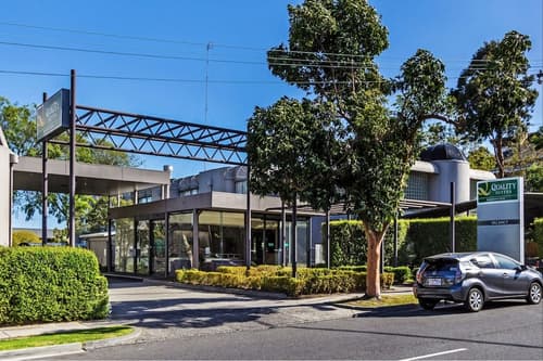 Beaumont Kew, Primary image