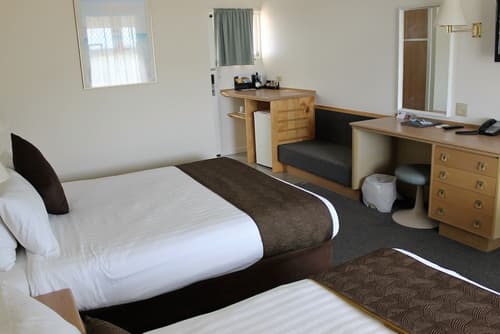 Hospitality Geraldton, SureStay Collection by Best Western, Room