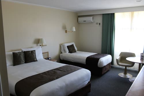 Hospitality Geraldton, SureStay Collection by Best Western, Room