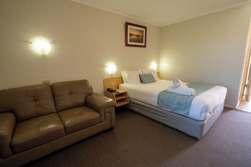 Hospitality Carnarvon, SureStay Collection by Best Western, Room
