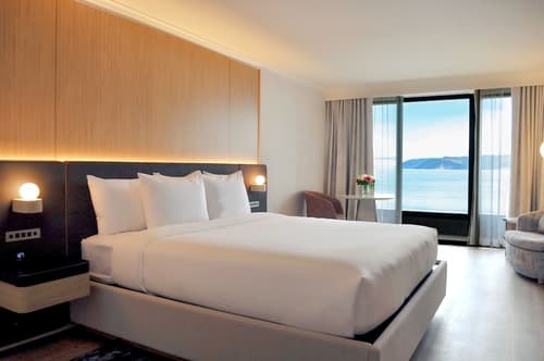 Pinnacle Hotel Harbourfront