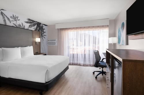 Best Western Plus Pepper Tree Inn, Room