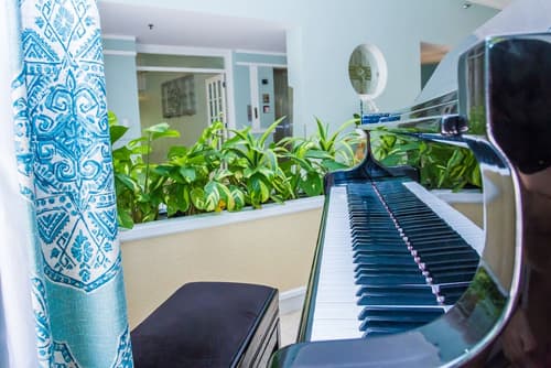 Dorchester Hotel, Lobby