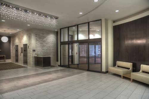DoubleTree by Hilton Washington DC - Crystal City, Interior entrance