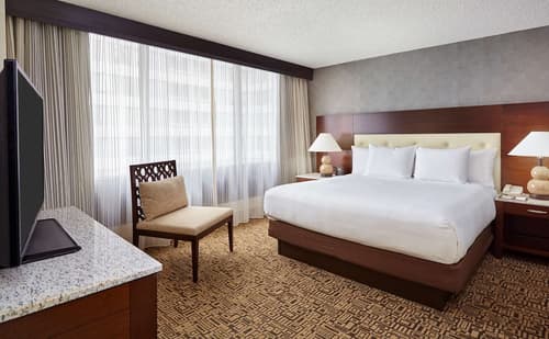DoubleTree by Hilton Washington DC - Crystal City, Room