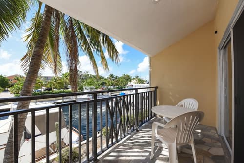 Waterside Suites & Marina, Terrace/patio
