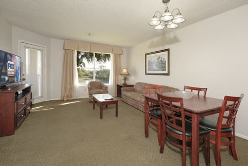 Parc Corniche Condominium Suite Hotel, Room