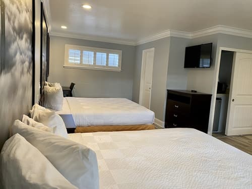 Aura Inn Monterey, Room