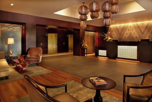 Hilton Hawaiian Village Waikiki Beach Resort, Lobby