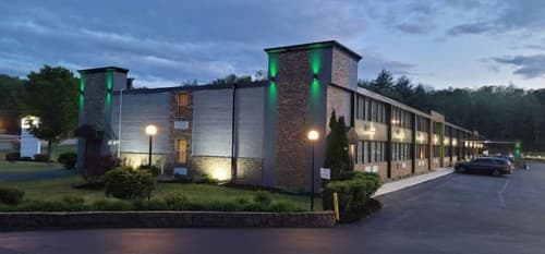 Wingate by Wyndham Lake George, Exterior