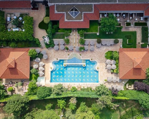 Grand Hyatt Istanbul, Pool