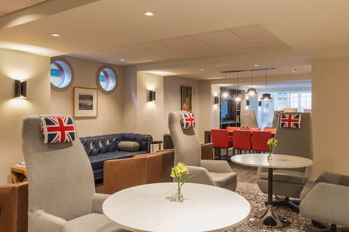 King George Hotel, Lobby sitting area