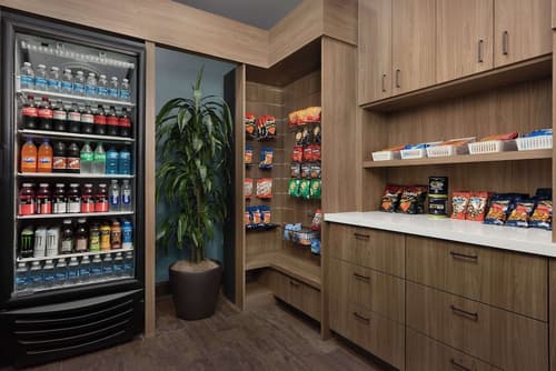 DoubleTree by Hilton St. Augustine Historic District, Snack bar