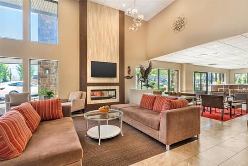 Best Western Plus Burnaby Hotel, Lobby