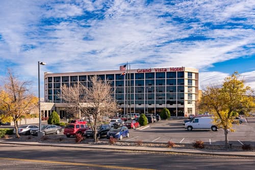 Grand Vista Hotel, Primary image