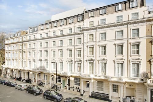 Queens Park Hotel, Front of property