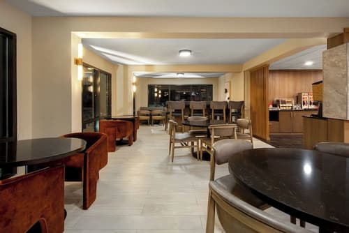 Best Western Plus Meadowlands, Lobby