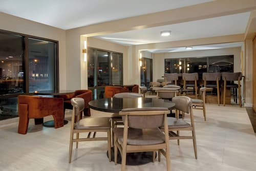 Best Western Plus Meadowlands, Lobby sitting area