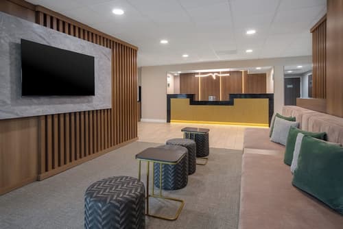 Best Western Plus Meadowlands, Lobby