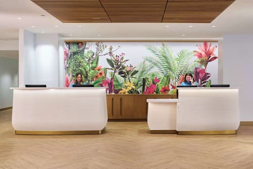 OUTRIGGER Waikiki Paradise Hotel, Reception