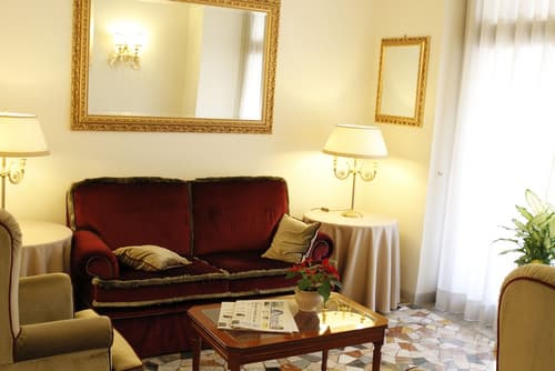 Hotel Genio, Lobby sitting area