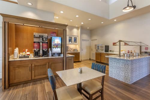 Best Western Plus A Wayfarer's Inn And Suites, Breakfast area
