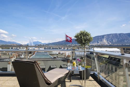 Warwick Geneva, Room