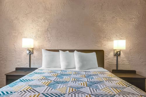 Motel 6 Elk Grove Village, IL - O'Hare