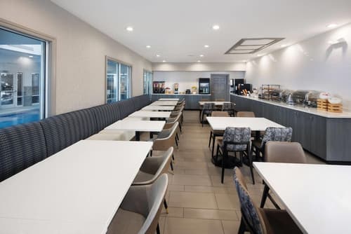 La Quinta Inn & Suites By Wyndham Asheville Downtown