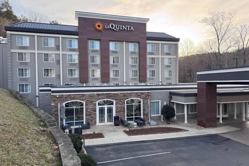 Country Inn & Suites by Radisson Asheville Downtown Tunnel Road, Primary image