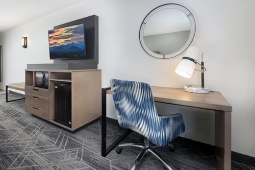 Country Inn & Suites by Radisson Asheville Downtown Tunnel Road, Room