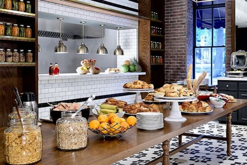 DoubleTree by Hilton Ottawa Downtown, Breakfast area