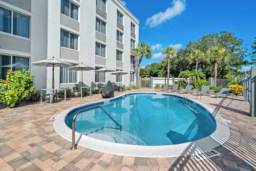 Spark by Hilton Orlando near Universal, Outdoor pool