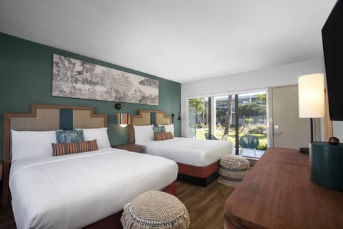 The Beachcomber, Room