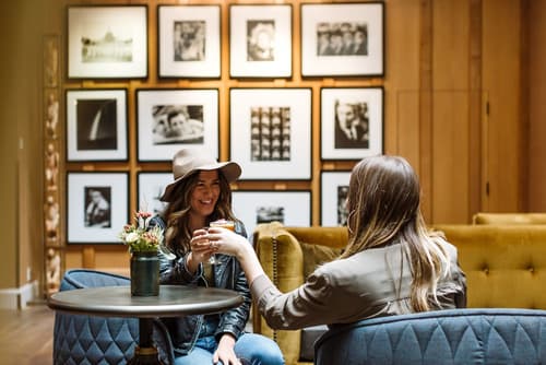 Hotel Lucia, Lobby sitting area