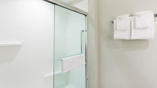 Holiday Inn Express & Suites Panama City Beach - Beachfront by IHG, Room