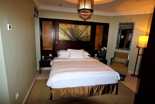 Hilton Luxor Resort & Spa