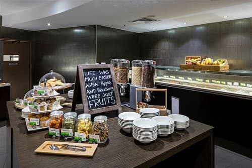 Hotel Grand Chancellor Townsville, Breakfast area