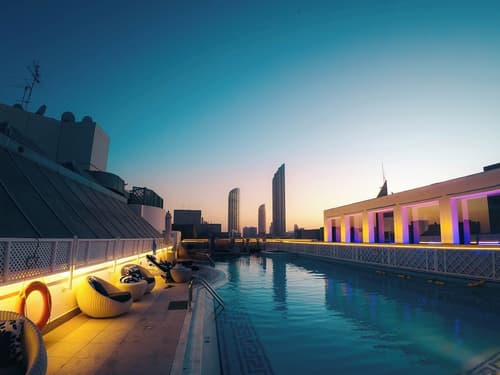 Millennium Downtown, Pool