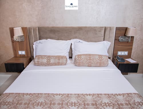 Sopatel Silmande, Room