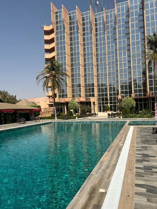 Sopatel Silmande, Pool