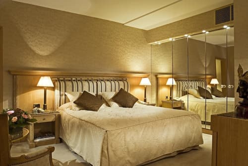 Warwick Grand-Place Brussels, Room