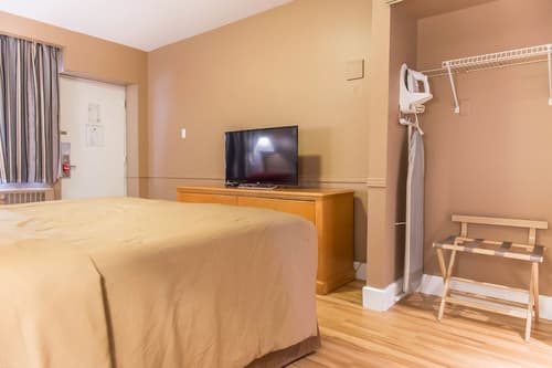 Econo Lodge Downtown Ottawa, Room
