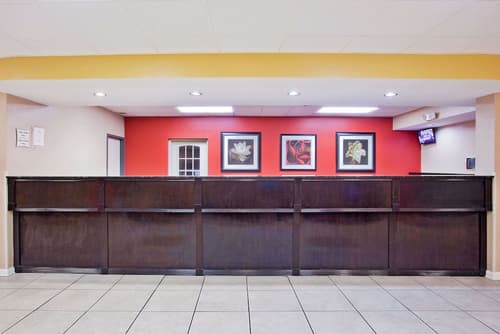 La Quinta Inn & Suites by Wyndham Memphis Airport Graceland